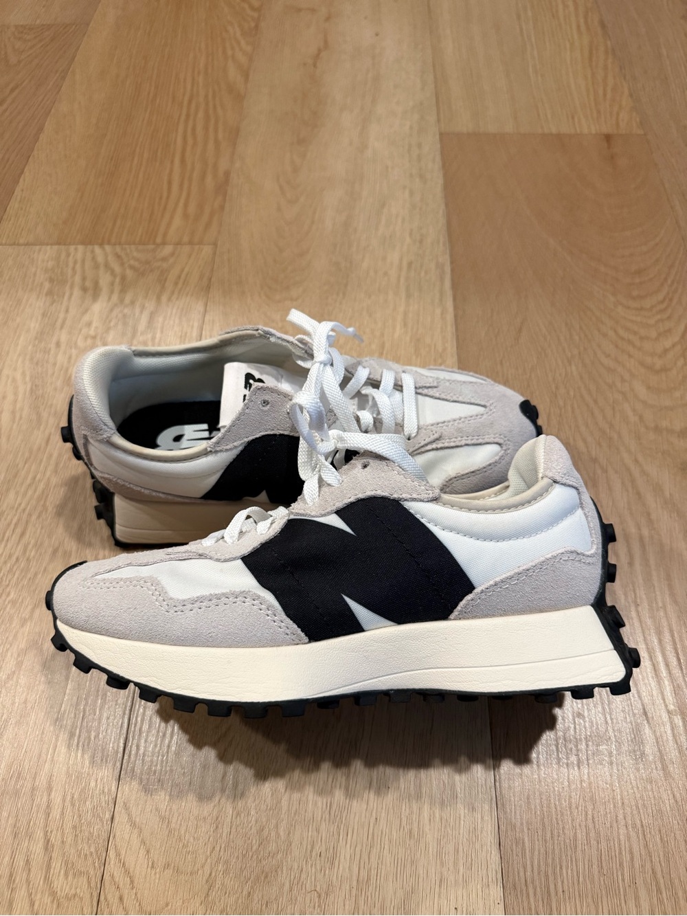 New Balance 327 Black and White Sneakers